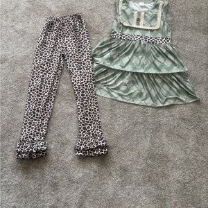 Green Layered Top and Leopard Print Pants Set